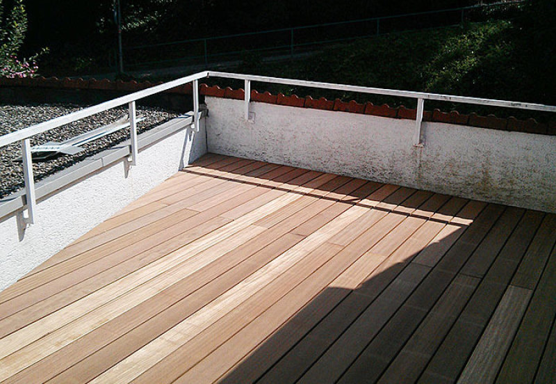 neu montierte Terrasse